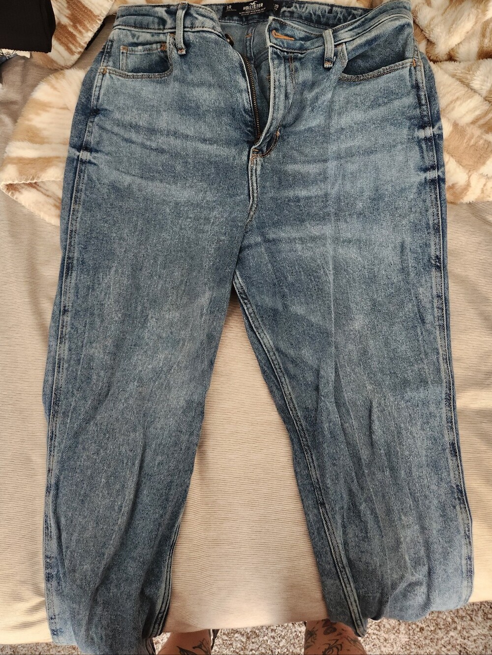 Hollister Women's Straight Leg Jeans - Medium Blue Wash